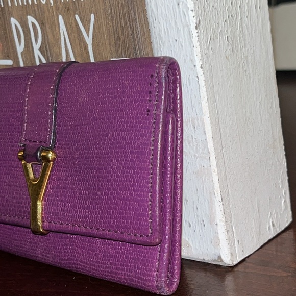 YSL Yves Saint Laurent "Y" 6-ring Leather Key Case in Purple w Gold Hardware EUC - Picture 6 of 17